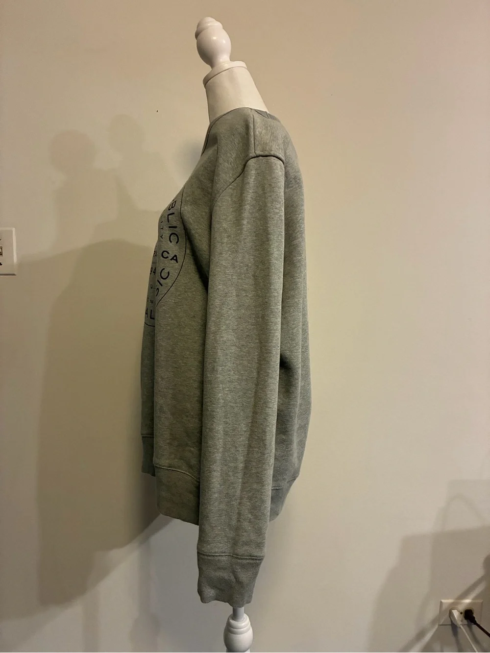 Banana Republic Men's Grey Crewneck Sweatshirt - Classic Logo size Large